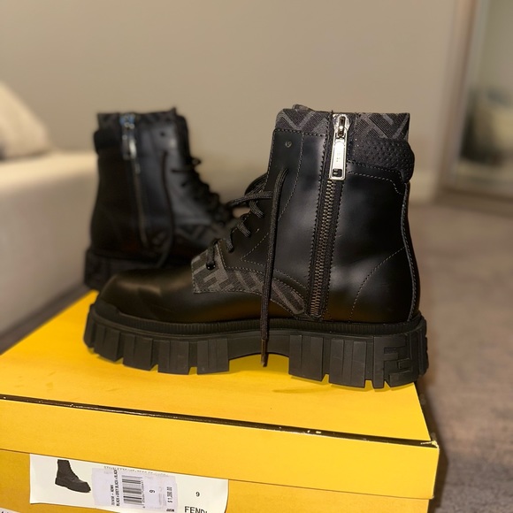 Normally a size 10 but had to size down 1 size. - runs big - Picture 7 of 10